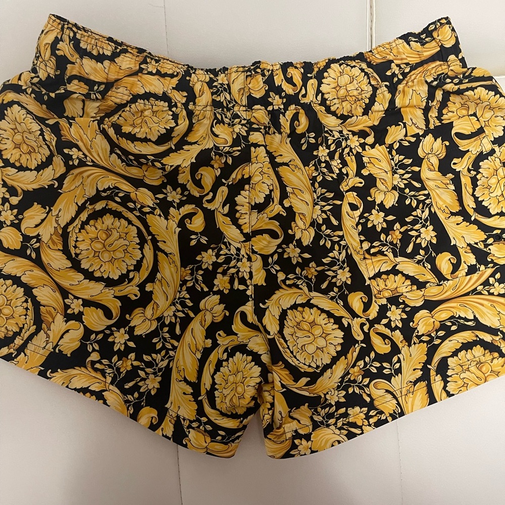 Versace Shorts (Women - Size 40, US 4)